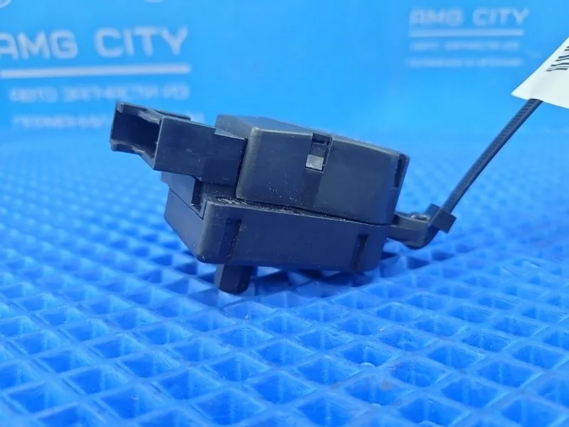 Сервопривод заслонок печки Mercedes-Benz E-class