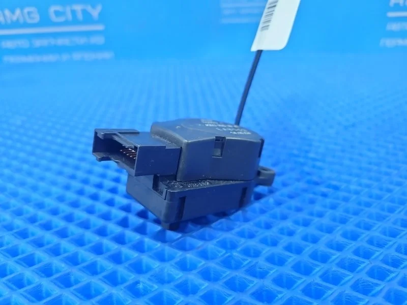 Сервопривод заслонок печки Mercedes-Benz E-class