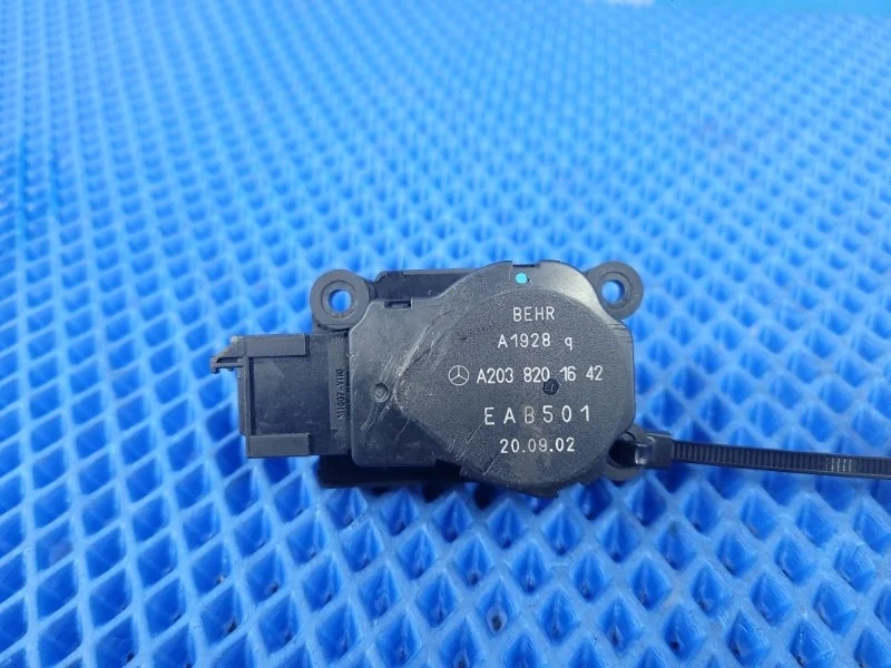 Сервопривод заслонок печки Mercedes-Benz E-class