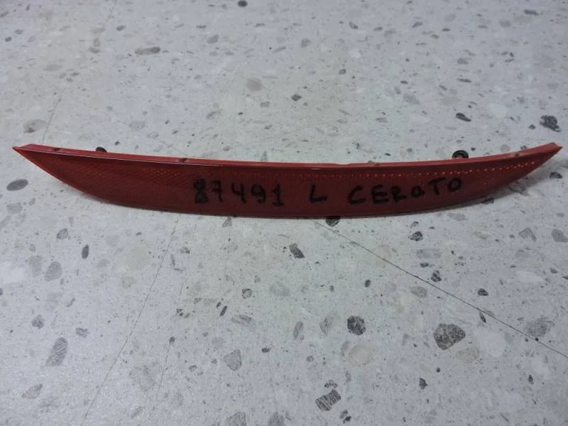 Отражатель в бампер задний левый Kia Cerato (YD) 2013-2020