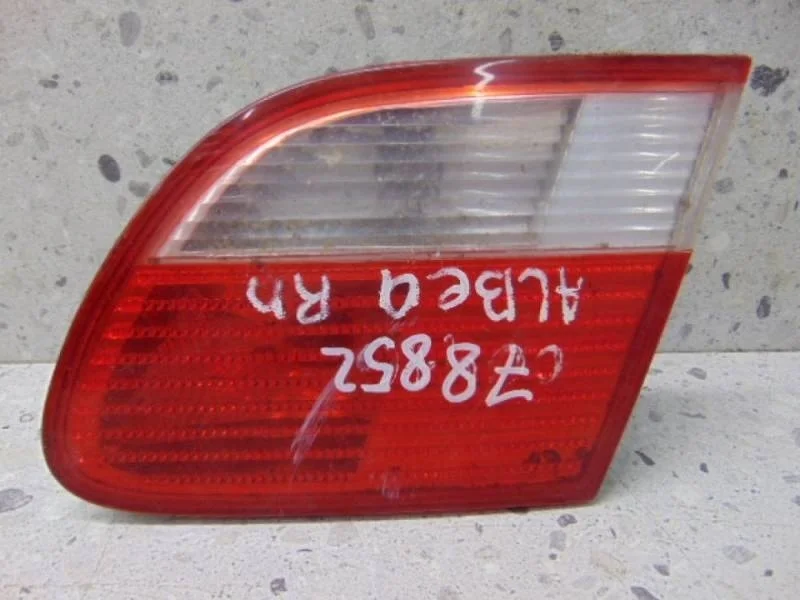 Фонарь задний внутренний правый Fiat Albea 2002-2012