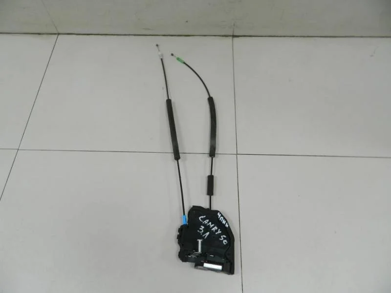 Замок двери задней левой Toyota Camry (V50) 2011-2017