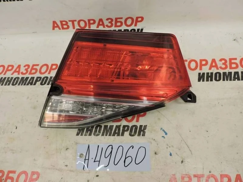 Фонарь задний внутренний правый Toyota Camry (V50) 2011-2017