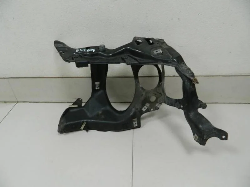 Кронштейн фар правый BMW 7-Series E65,E66 2001-2008