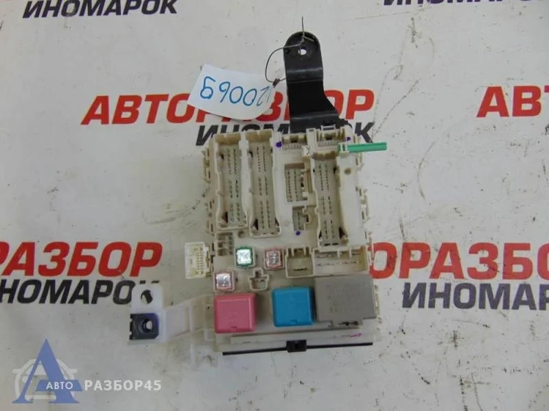 Блок предохранителей Toyota Corolla E150 2006-2013