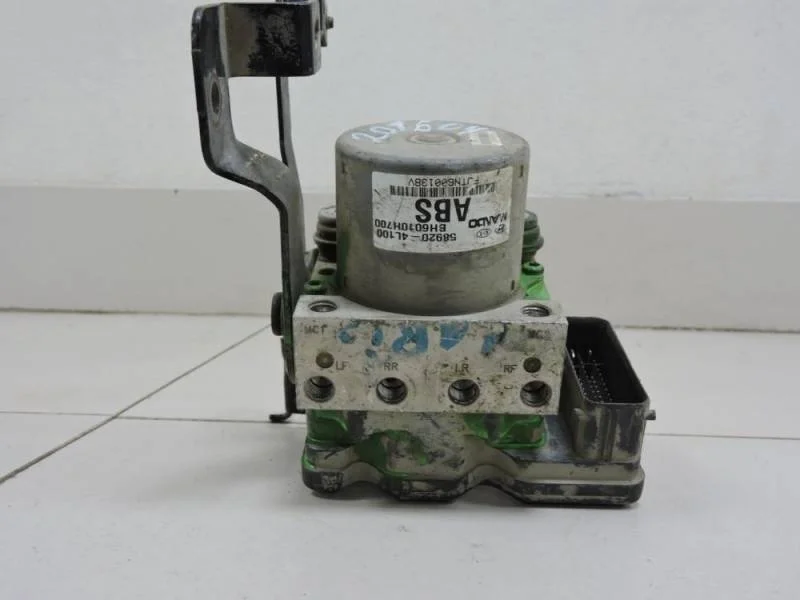 Блок ABS (насос) Hyundai Solaris 2010-2017