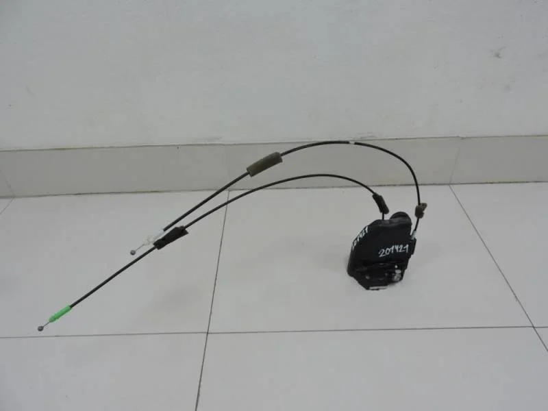 Замок двери задней правой Toyota Mark X 2009-2012