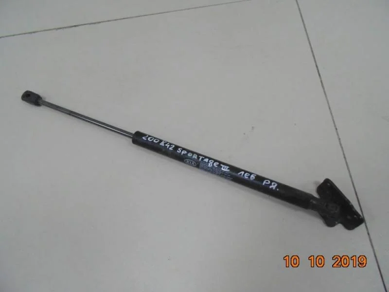 Амортизатор двери багажника Renault Duster 2012>