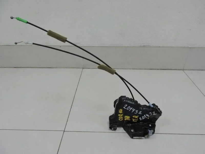 Замок двери передней правой Toyota Corolla E150 2006-2013