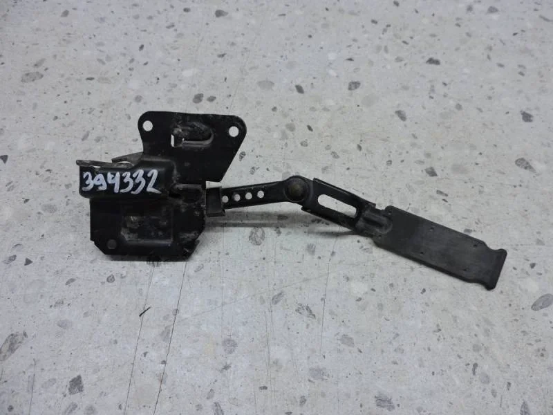 Крючок капота Audi A6 (C5) 1997-2005