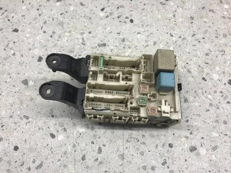 Блок предохранителей Toyota Corolla E150 2006-2013