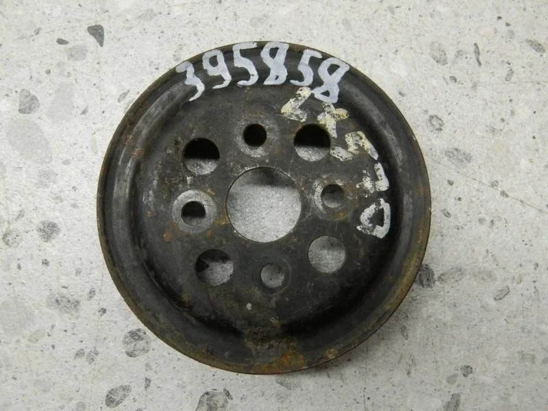 Шкив водяного насоса (помпы) Toyota Land Cruiser (J200) 2007-2015