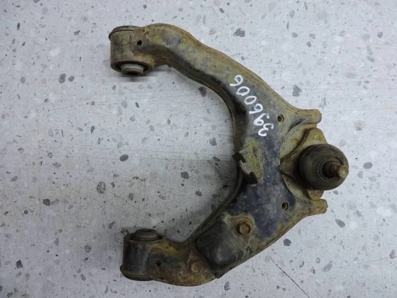 Рычаг передний верхний левый Mitsubishi L200 (KB) 2006-2016