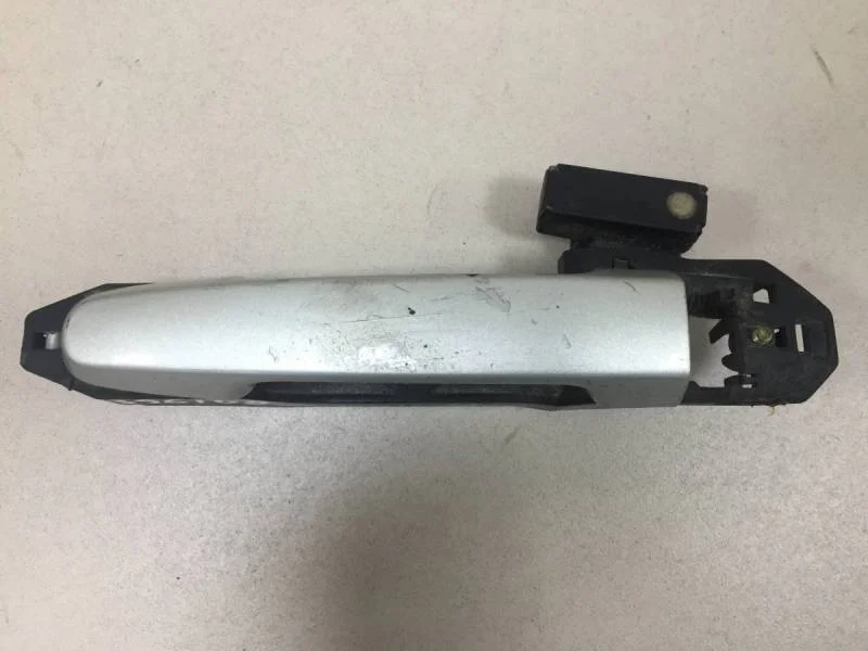 Ручка двери задней наружная левая Toyota Avensis (T250) 2003-2009