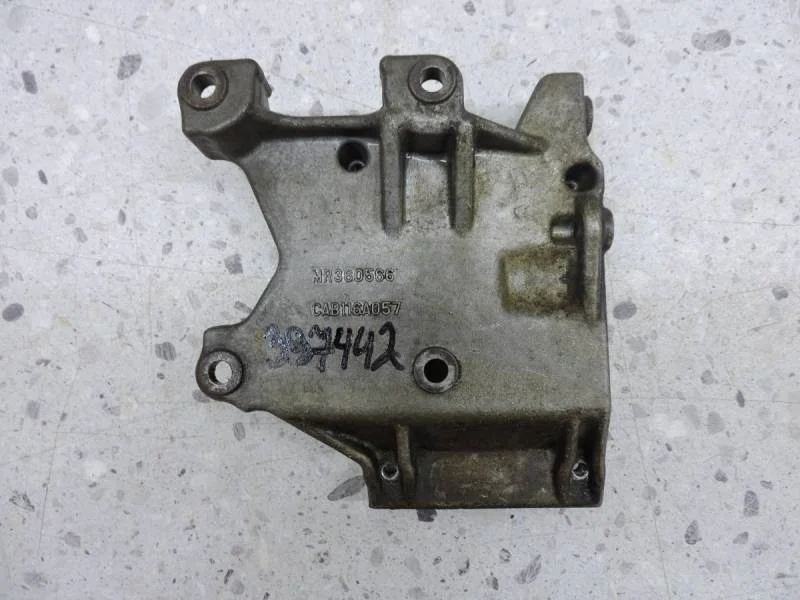 Кронштейн кондиционера Mitsubishi Colt (CJ) 1995-2002