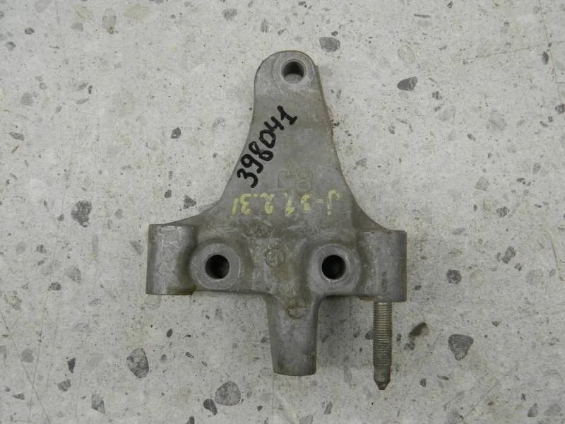 Кронштейн двигателя правый Nissan Teana J31 2003-2008