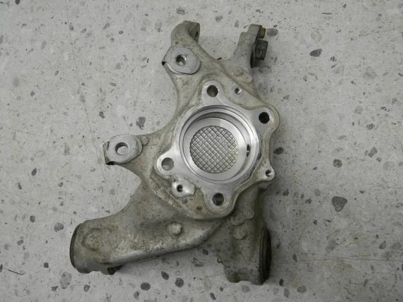 Кулак поворотный задний правый Honda Civic 4D 2006-2012