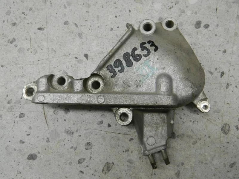 Кронштейн двигателя левый Lexus ES (SV60) 2012>