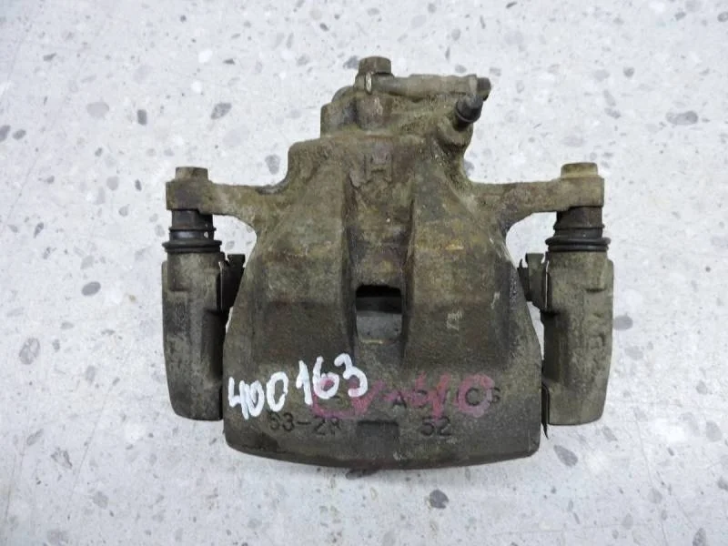 Суппорт передний левый Toyota Camry (V40) 2006-2011