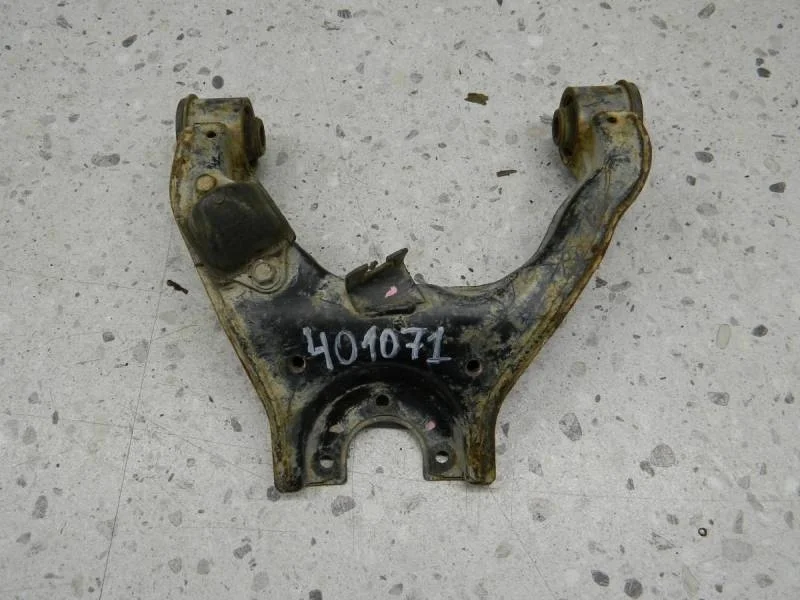 Рычаг передний верхний левый Mitsubishi L200 (KB) 2006-2016