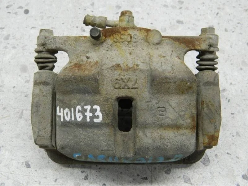 Суппорт передний правый Nissan Qashqai (J10) 2006-2013