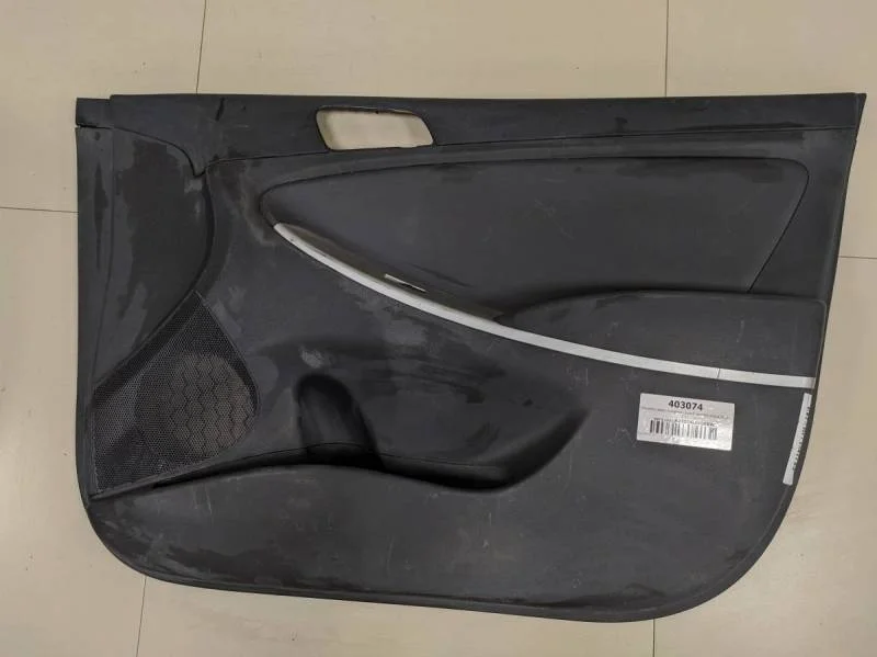 Обшивка двери передней правой Hyundai Solaris 2010-2017