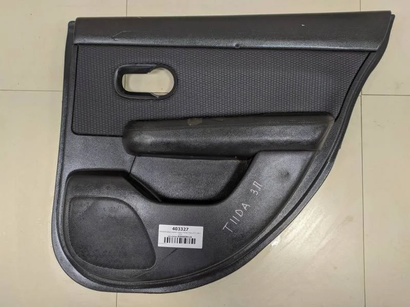 Обшивка двери задней правой Nissan Tiida (C11) 2007-2014