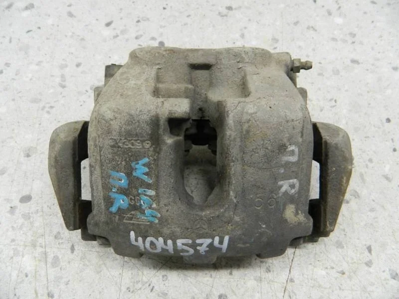 Суппорт передний правый Mercedes-Benz ML-Class (W164) 2005-2011