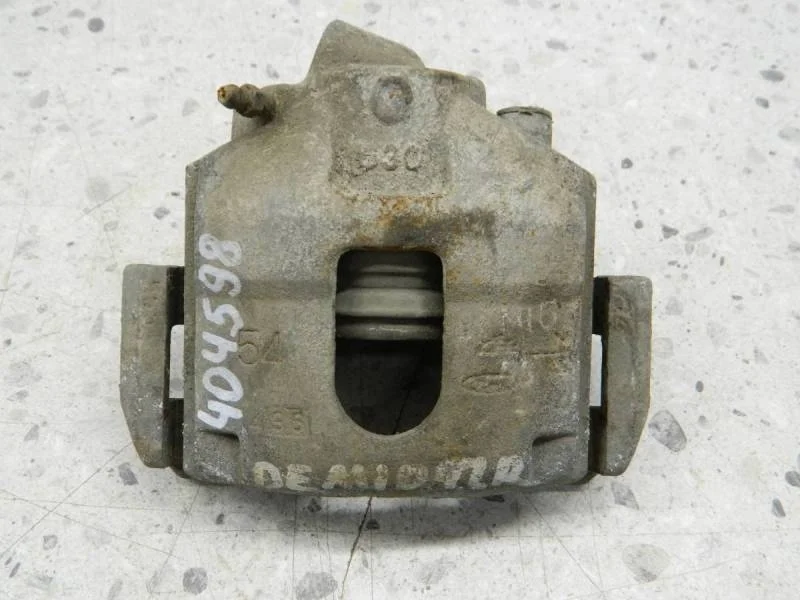 Суппорт передний правый Mazda Demio (DY) 2002-2007