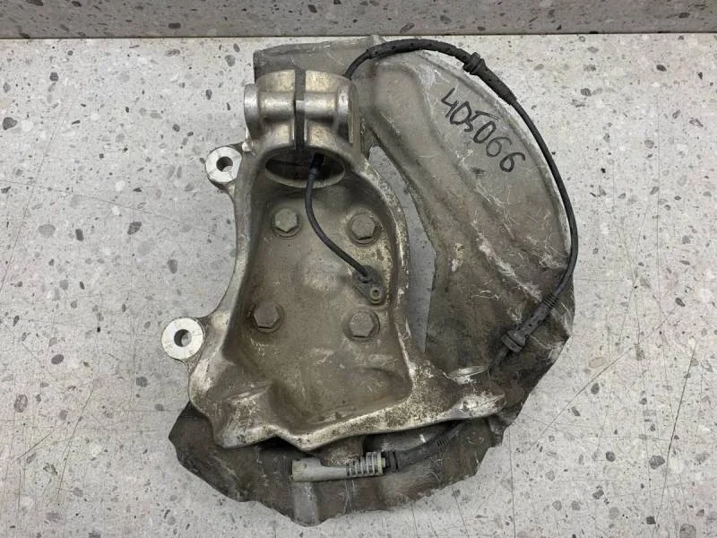 Кулак поворотный передний левый BMW 7-Series E65,E66 2001-2008