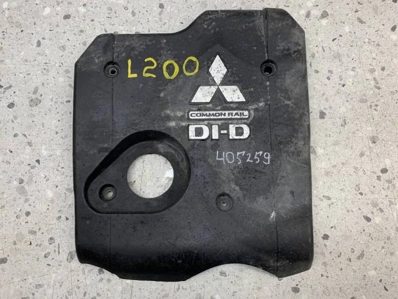 Накладка декоративная Mitsubishi L200 (KB) 2006-2016