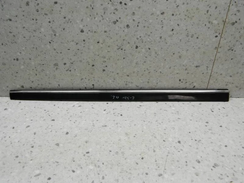 Молдинг передней левой двери Mercedes-Benz E-Class (W211) 2002-2009