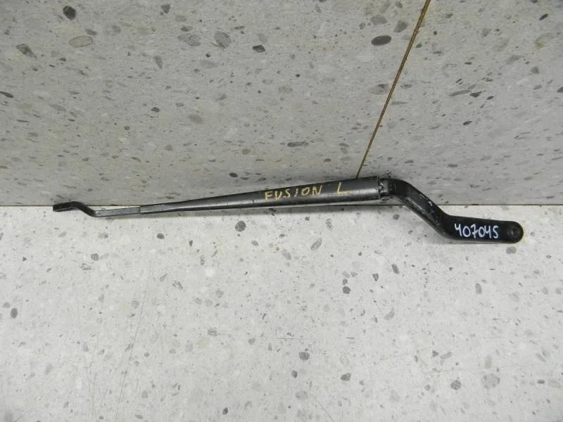 Поводок стеклоочистителя передний левый Ford Fiesta (MK5) 2002-2008