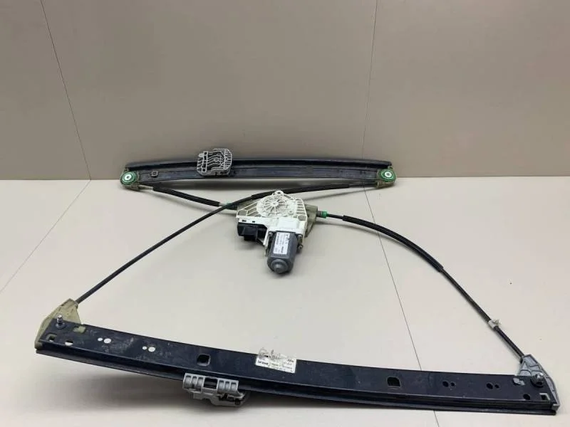 Стеклоподъемник электр. задний правый Audi Q7 (4L) 2005-2015