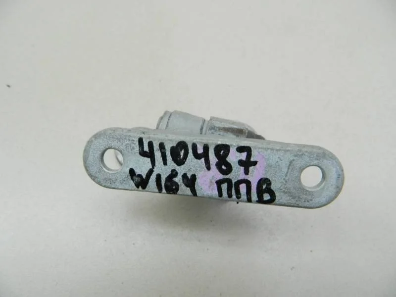 Петля двери Mercedes-Benz ML-Class (W164) 2005-2011