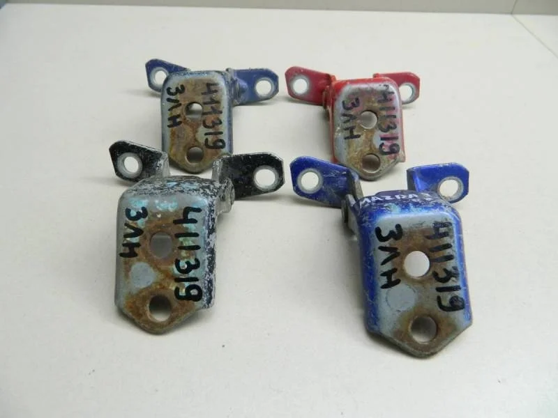 Петля двери задней левой нижняя Mazda Mazda 3 (BK) 2002-2009