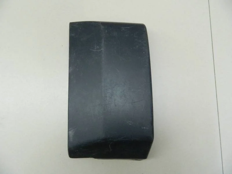 Накладка переднего бампера правая Mitsubishi Pajero/Montero 3 (V6, V7) 2000-2006