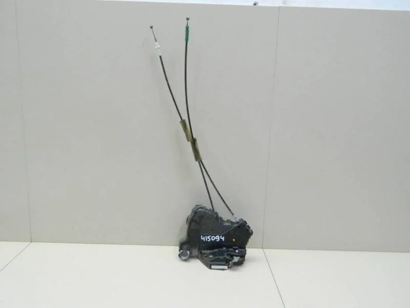 Замок двери передней правой Toyota Corolla E150 2006-2013