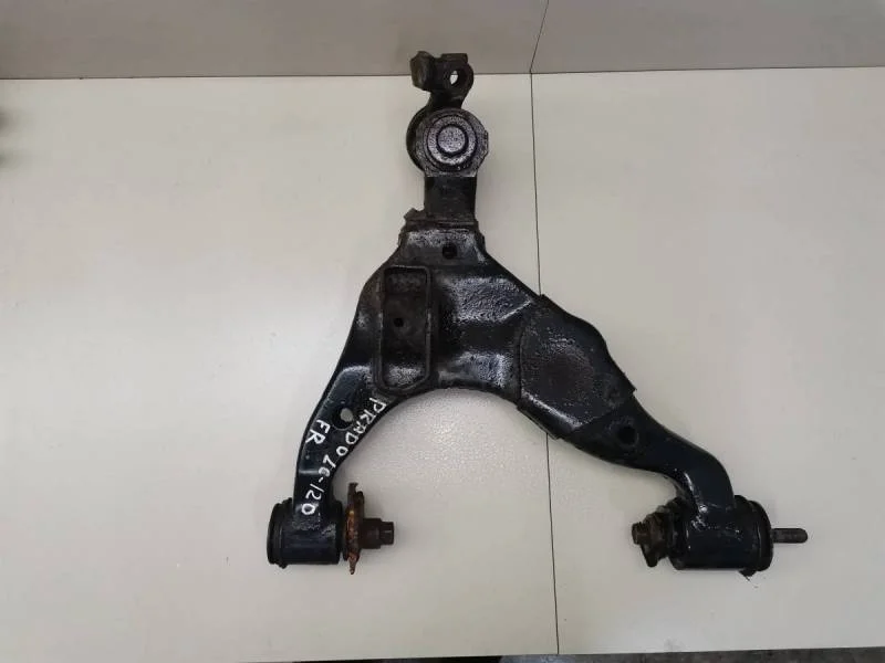 Рычаг передний правый Toyota Land Cruiser Prado (J120) 2002-2009