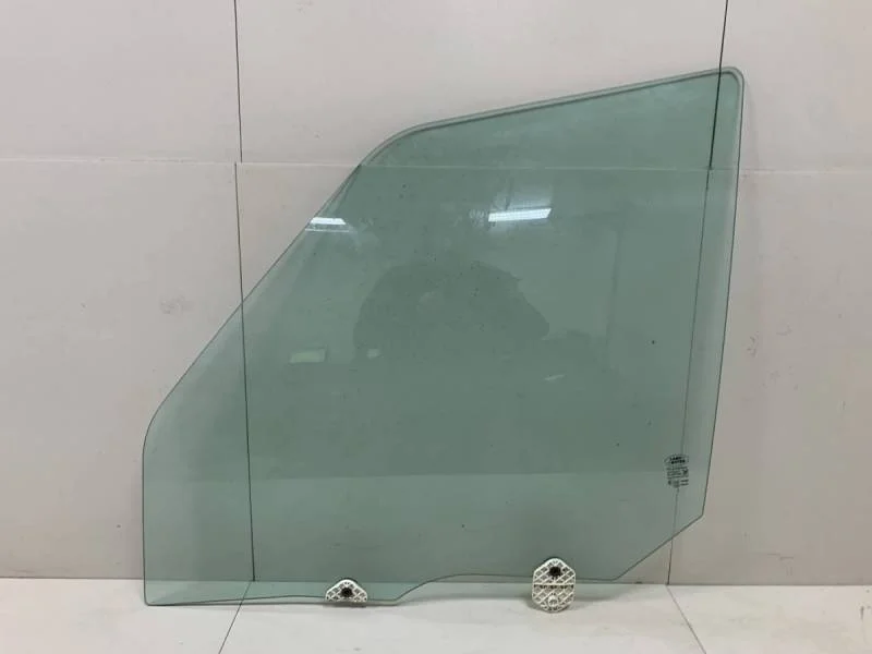 Стекло двери передней левой Land Rover Range Rover Sport 2005-2012