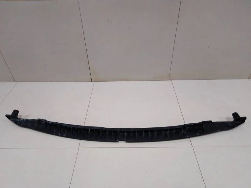 Направляющая заднего бампера Volkswagen Touareg (7L) 2002-2010