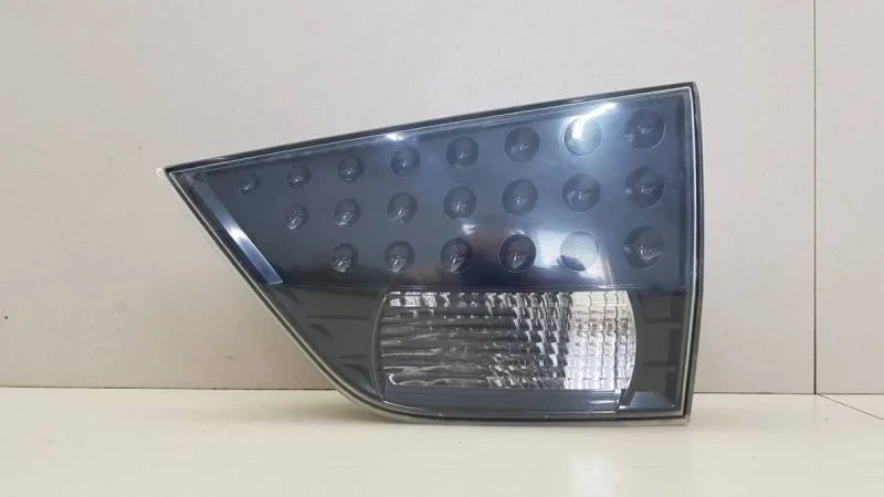 Фонарь задний внутренний правый Mitsubishi Outlander XL (CW) 2006-2012