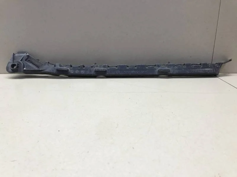 Направляющая заднего бампера левая Mercedes-Benz E-Class (W212) 2009-2016