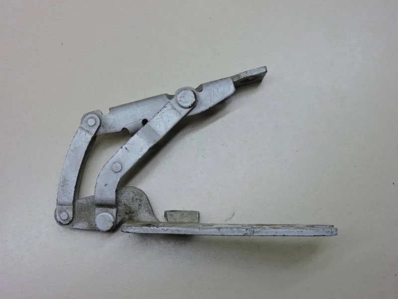 Петля капота правая BMW 7-Series E65,E66 2001-2008