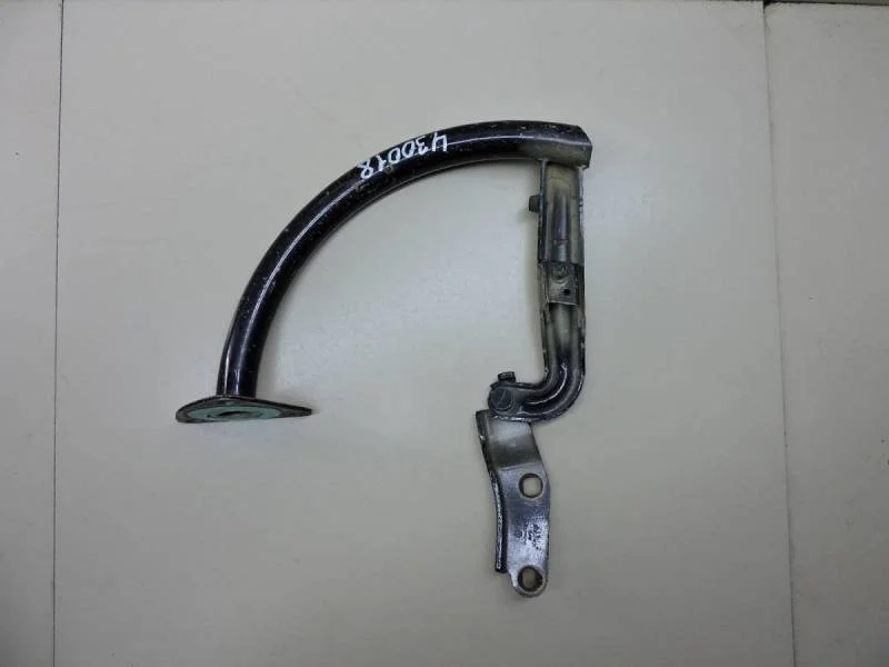 Петля крышки багажника Volkswagen Passat B6 2005-2010