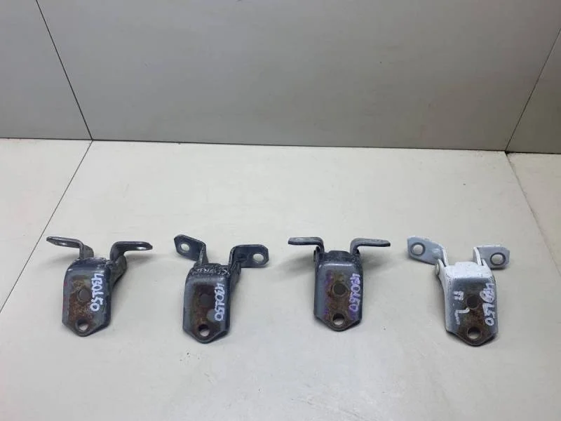 Петля двери передней правой верхняя Mazda Mazda 3 (BL) 2009-2013