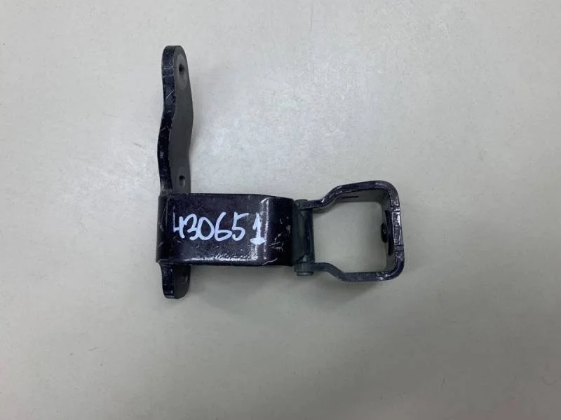 Петля двери багажника Porsche Cayenne 2010-2017