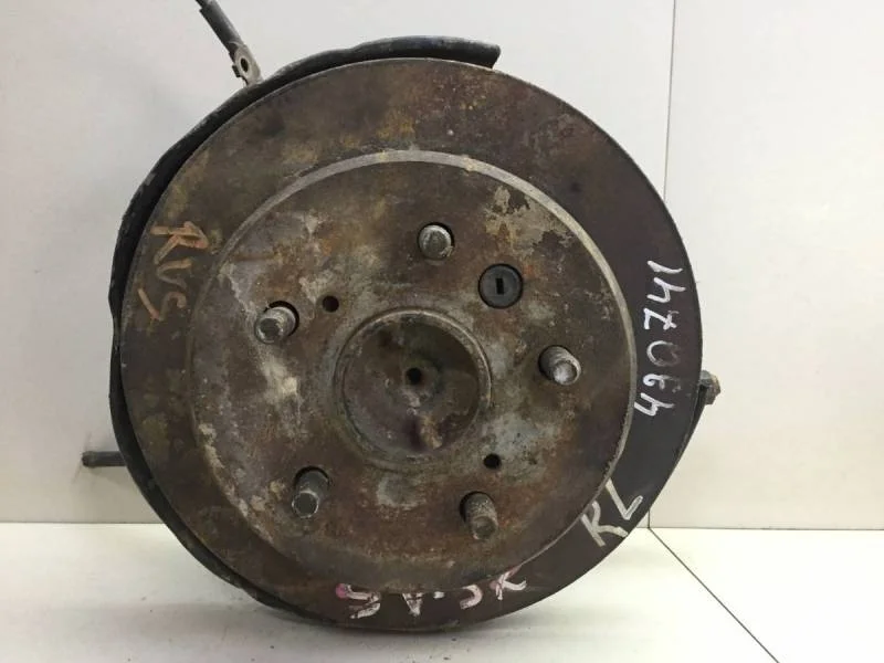 Кулак поворотный задний левый Toyota Camry (SV30) 1990-1994