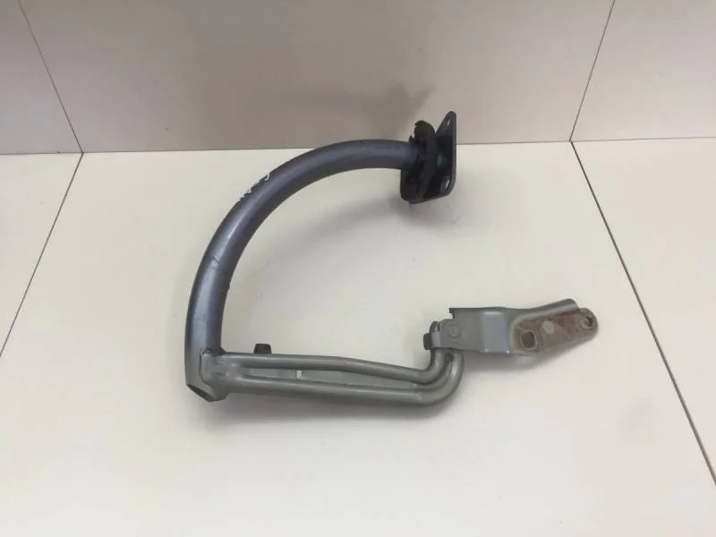 Петля крышки багажника Volkswagen Passat B6 2005-2010