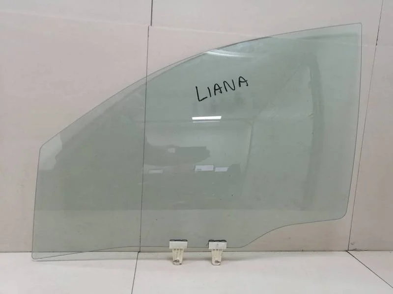Стекло двери передней левой Suzuki Liana 2001-2007